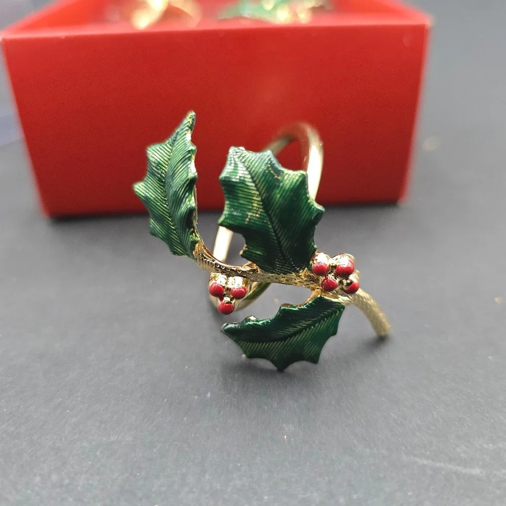Lenox Holiday Holly Berry Napkin Rings Set of 4 Gold Tone Enamel 7156 New Box